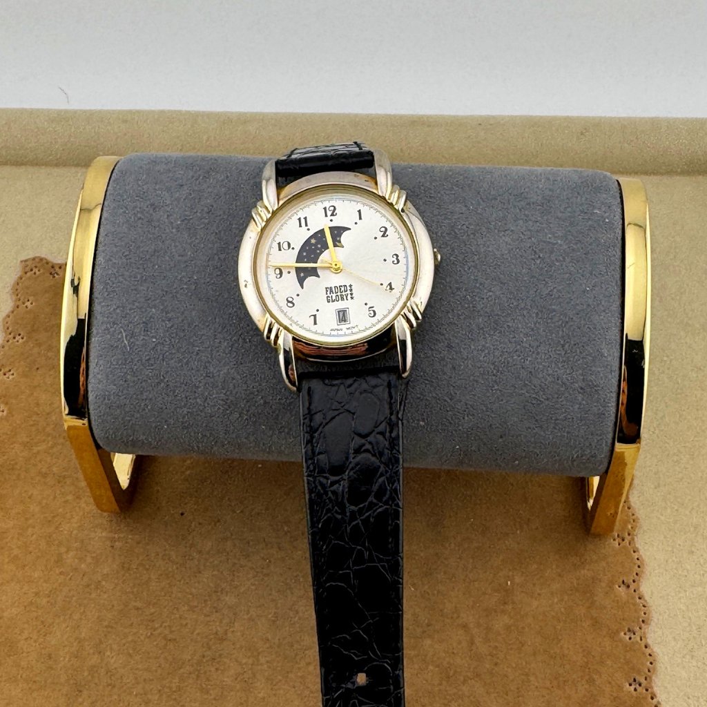 Vintage Fossil World Gold Tone Moon Phase Watch New 9 Inch Bpack Strap